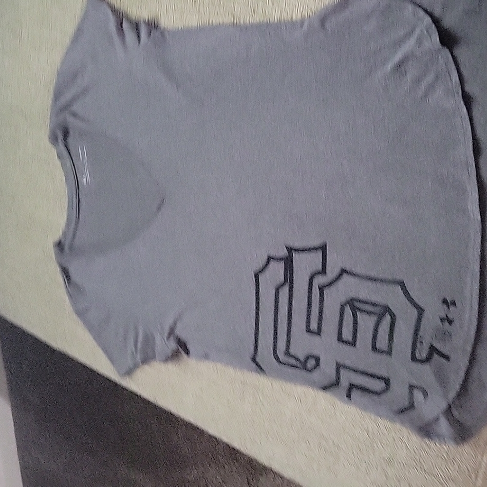UNDER ARMOUR  SAN FRANCISCO GIANTS WMS SZ L T-SHIRT NEW W/OUT TAGS NEVER WORN